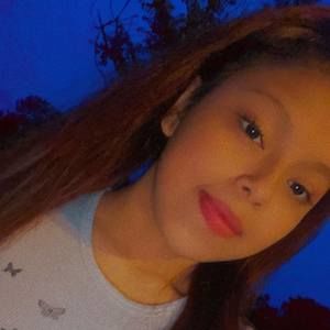 Meet your Posher, Idania